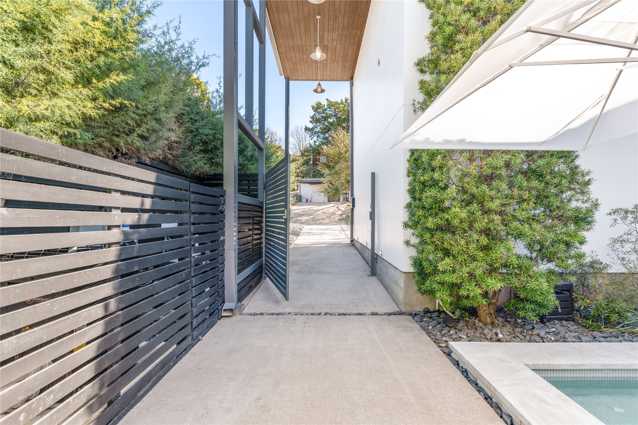 830 Kessler Woods Trail Dallas TX 75208