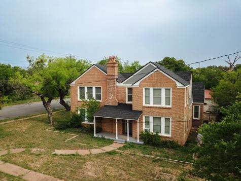 216 W 4th Street Breckenridge TX 76424