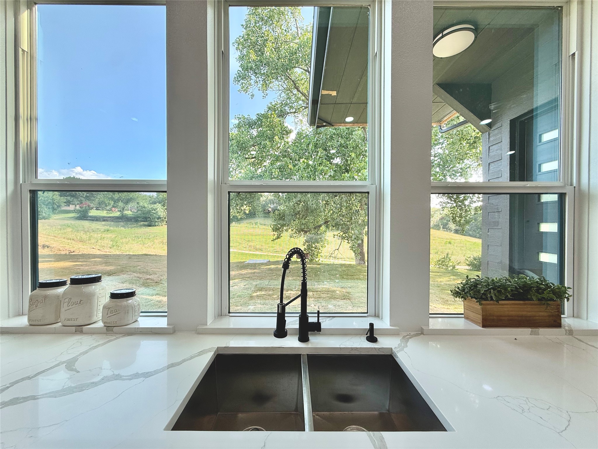 208 Silverleaf Drive Fort Worth TX 76112