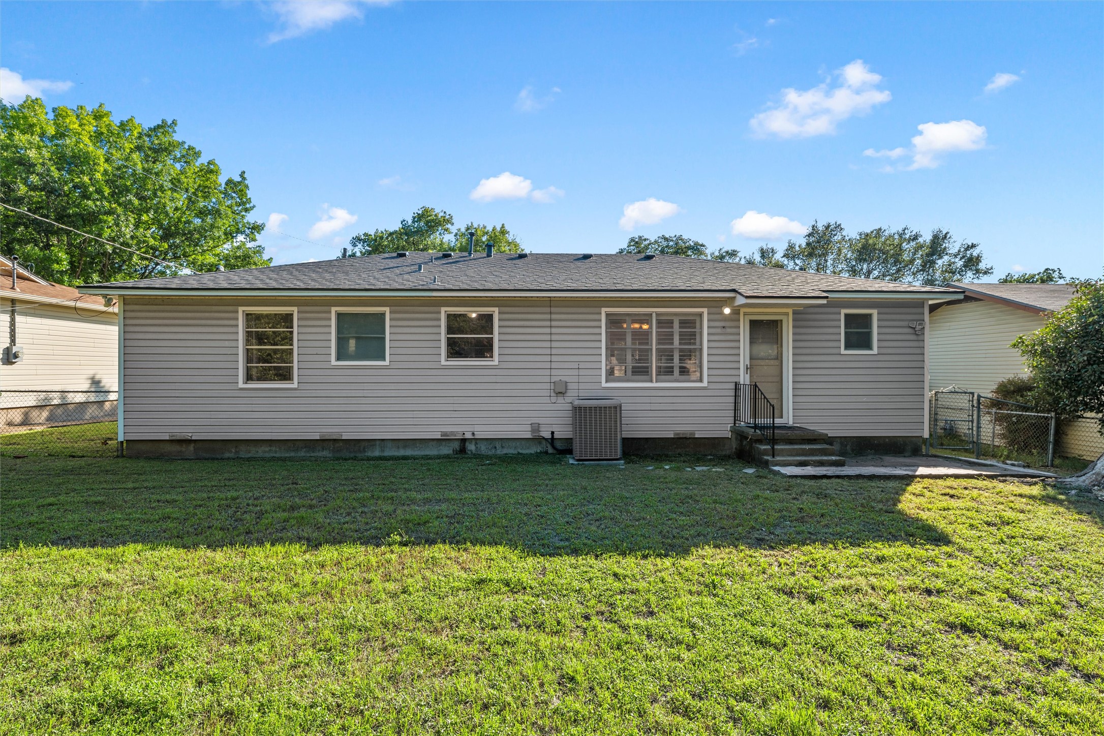 1207 N 65th Street Waco TX 76710