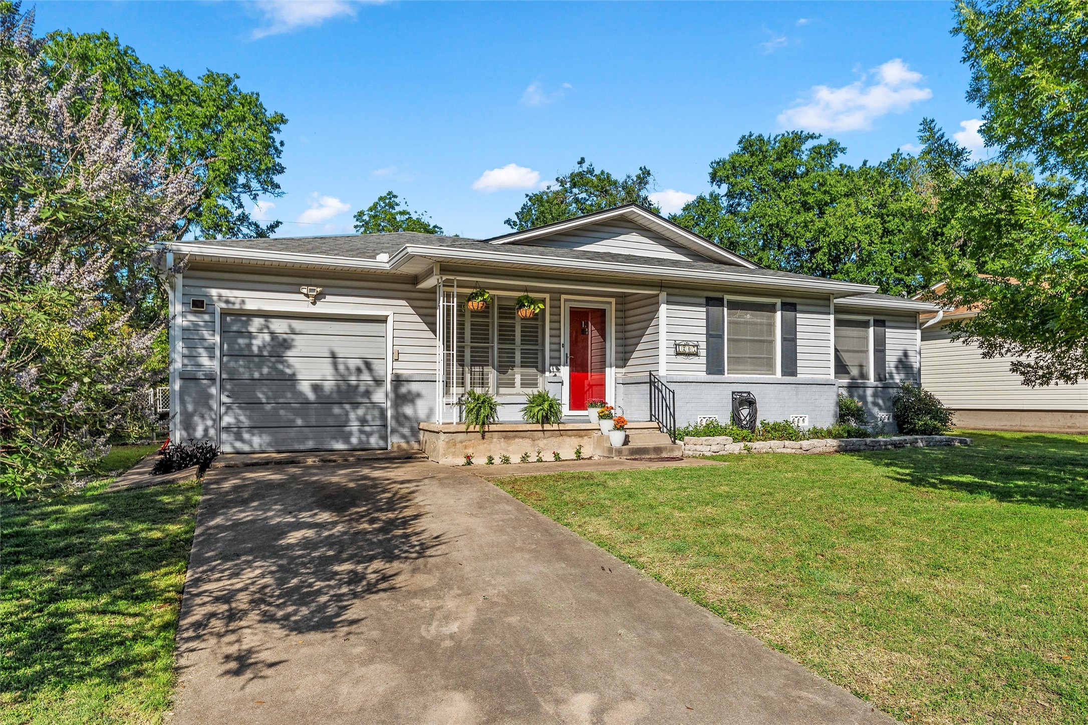 1207 N 65th Street Waco TX 76710