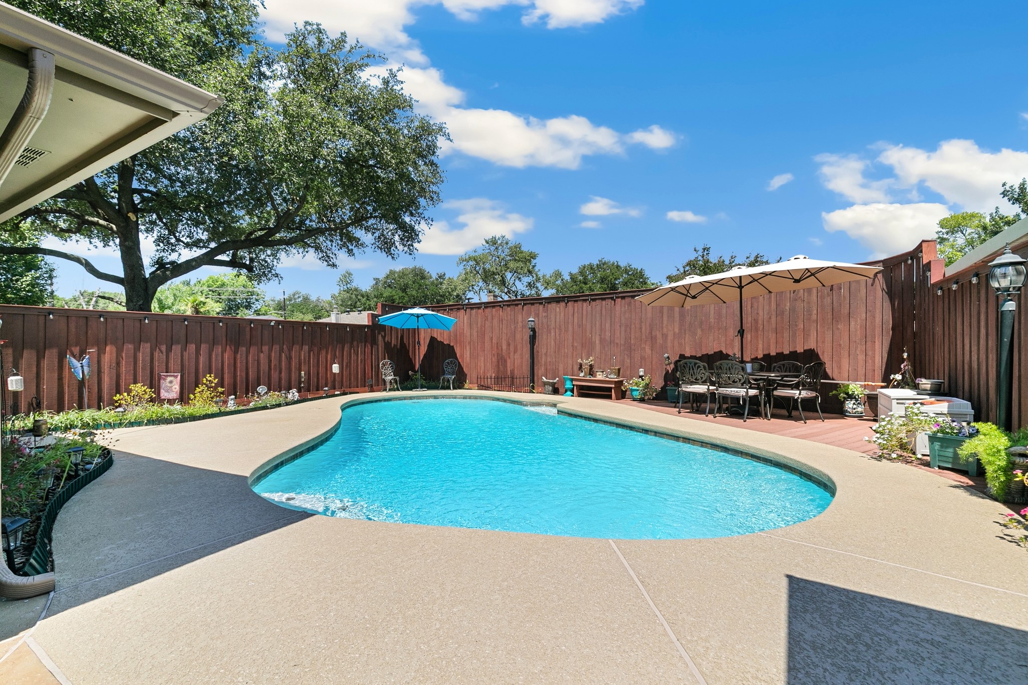 417 Stroud Lane Garland TX 75043