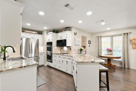 417 Stroud Lane Garland TX 75043