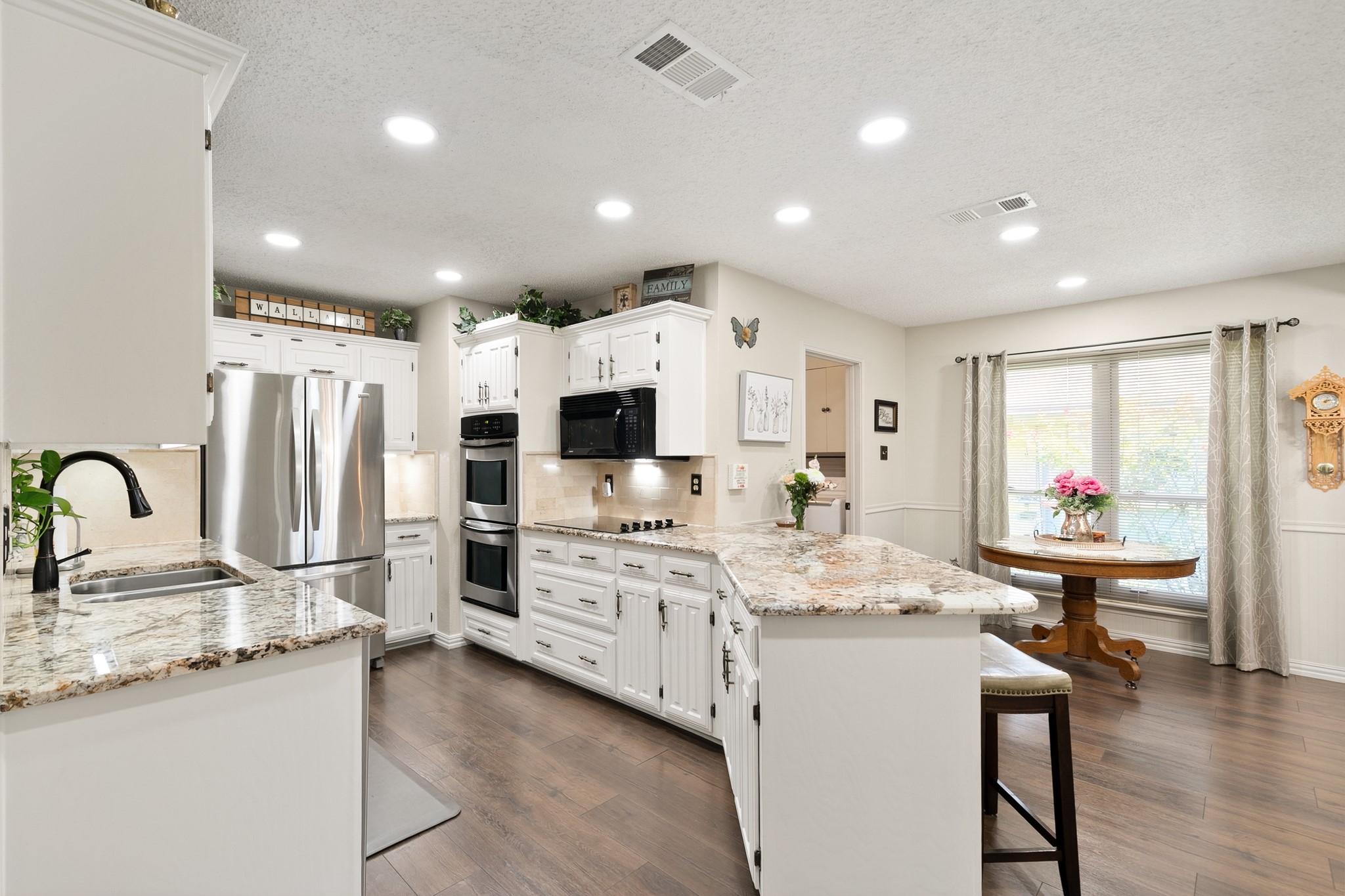 417 Stroud Lane Garland TX 75043