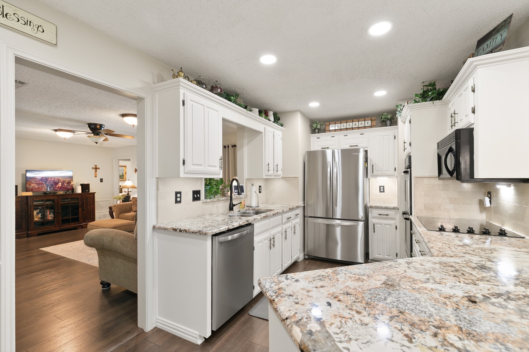 417 Stroud Lane Garland TX 75043