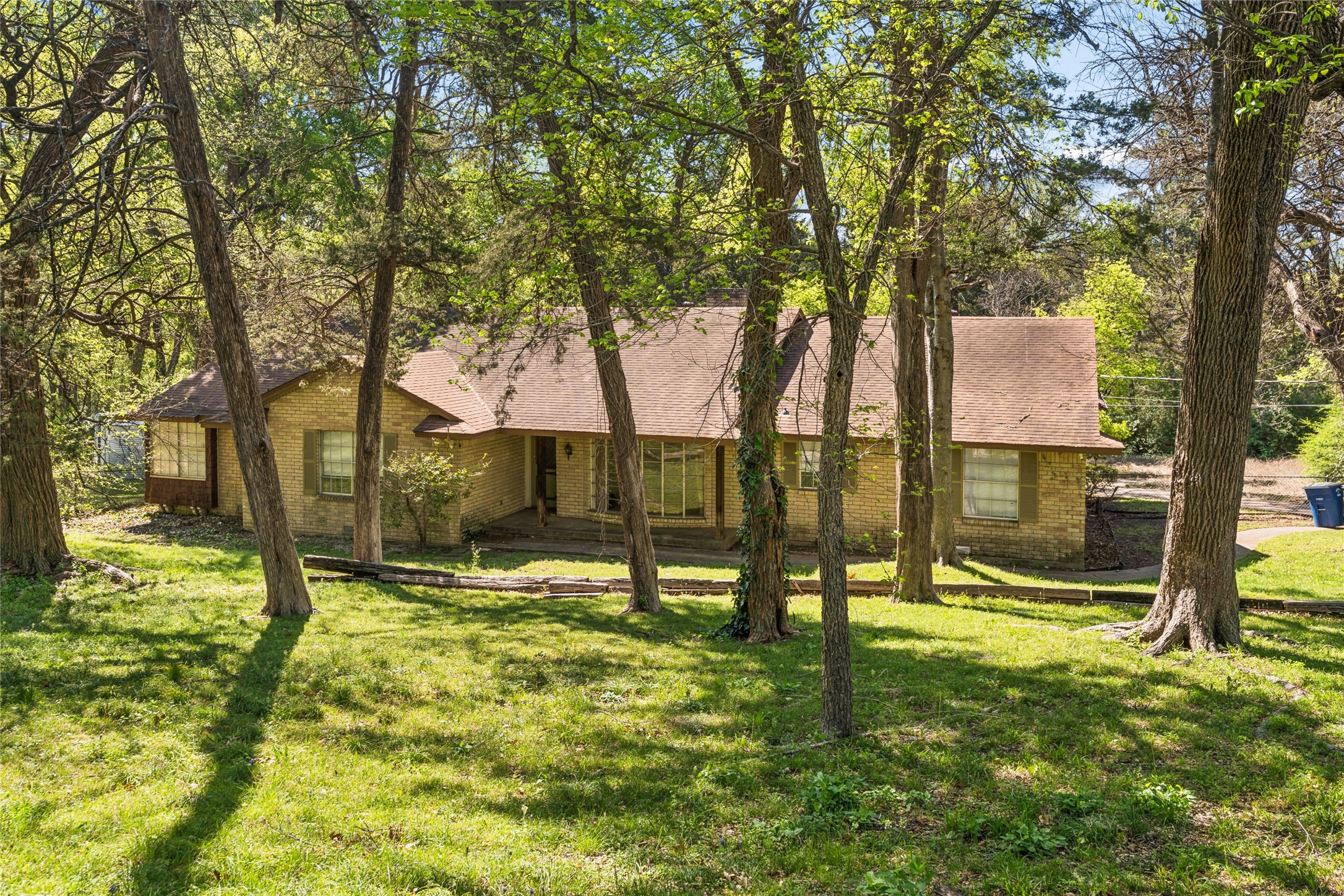 2810 Gladiolus Lane Dallas TX 75233