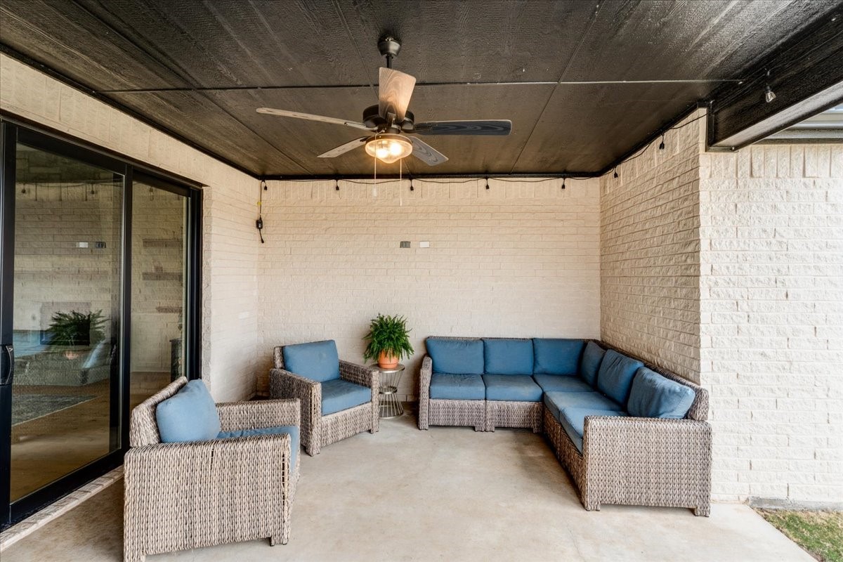 101 Grey Wolf Court Godley TX 76044