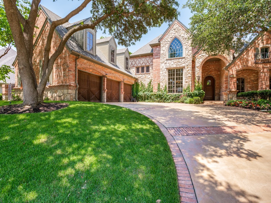 2804 High Point Court Grapevine TX 76051