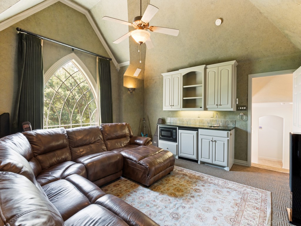 2804 High Point Court Grapevine TX 76051