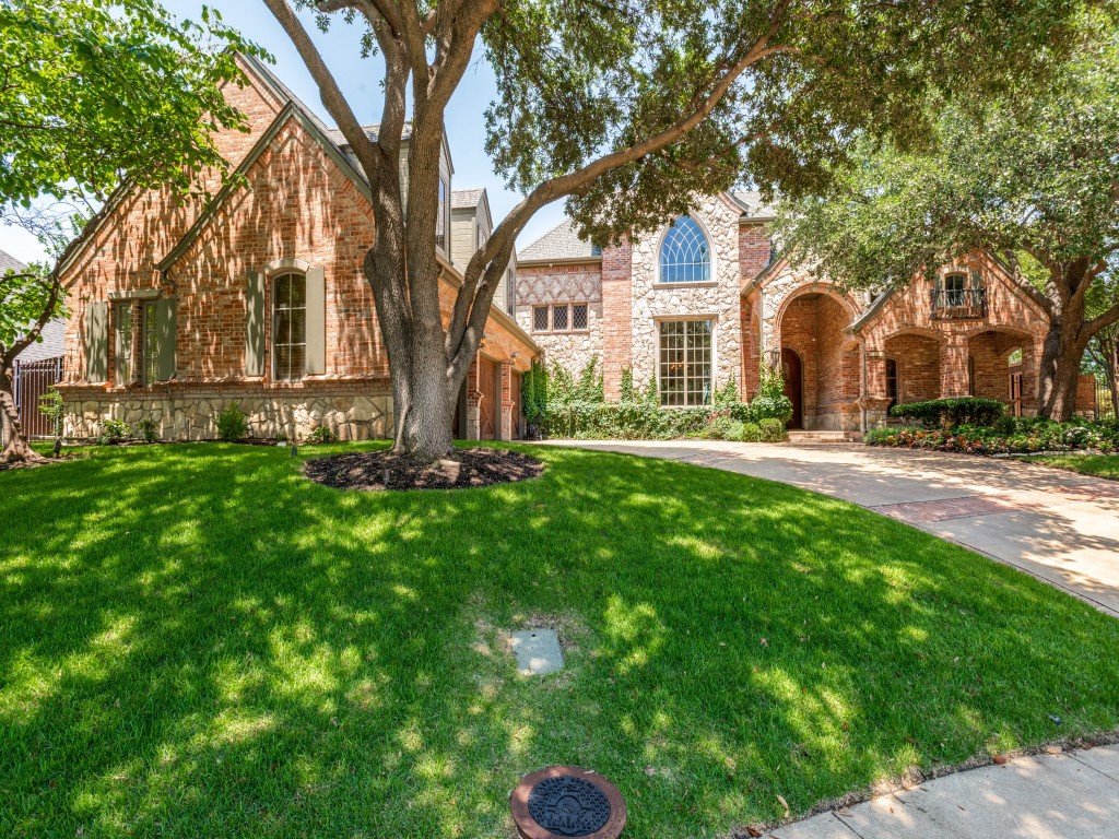 2804 High Point Court Grapevine TX 76051