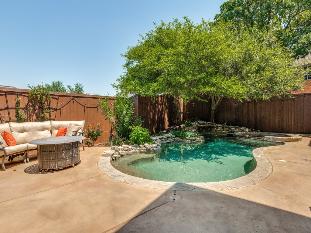 2804 High Point Court Grapevine TX 76051