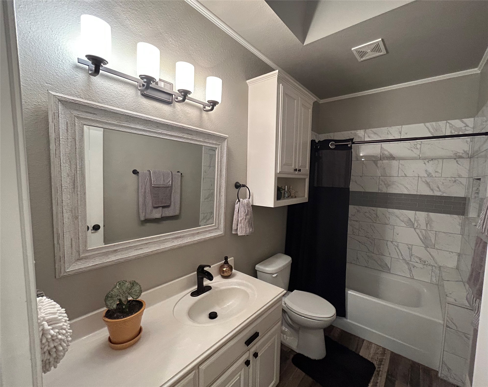 6004 Nutcracker Drive Granbury TX 76049