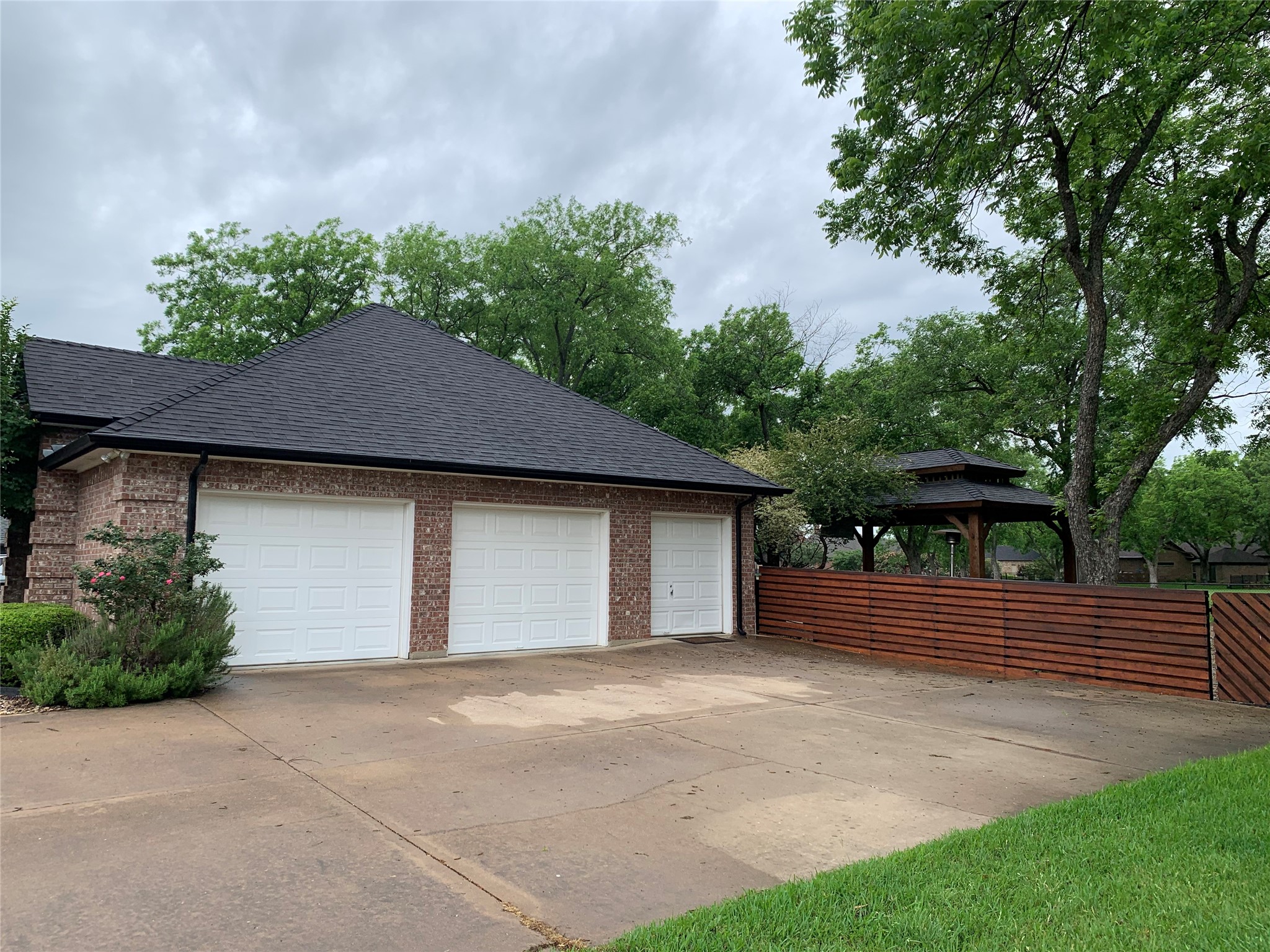 6004 Nutcracker Drive Granbury TX 76049