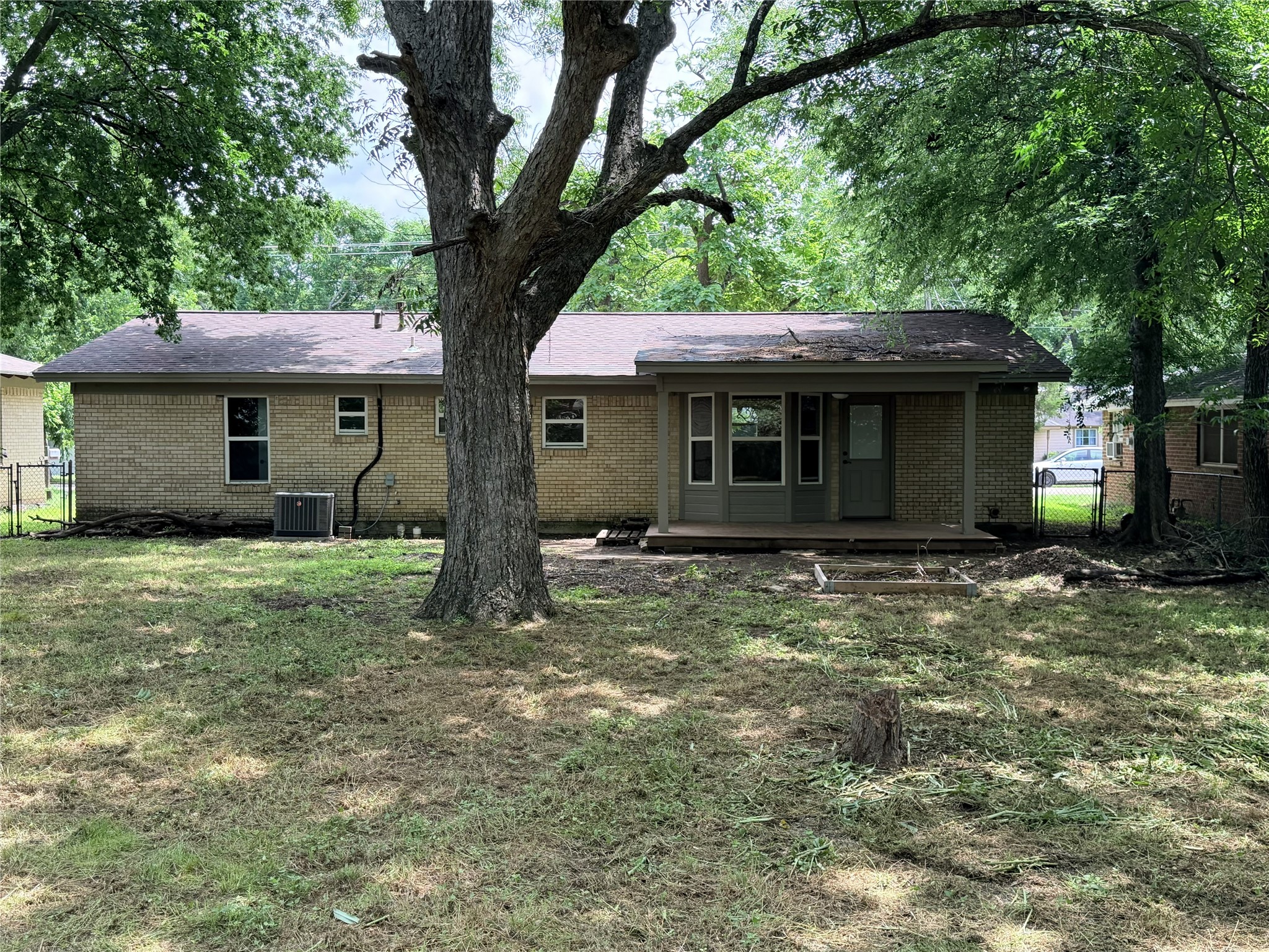 542 W Wilson Street Cleburne TX 76033
