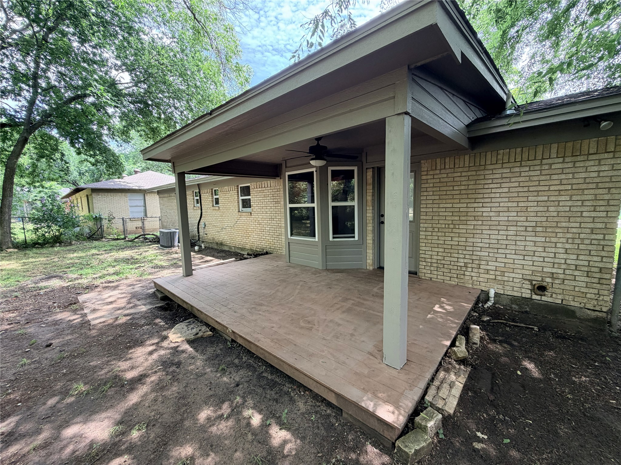 542 W Wilson Street Cleburne TX 76033