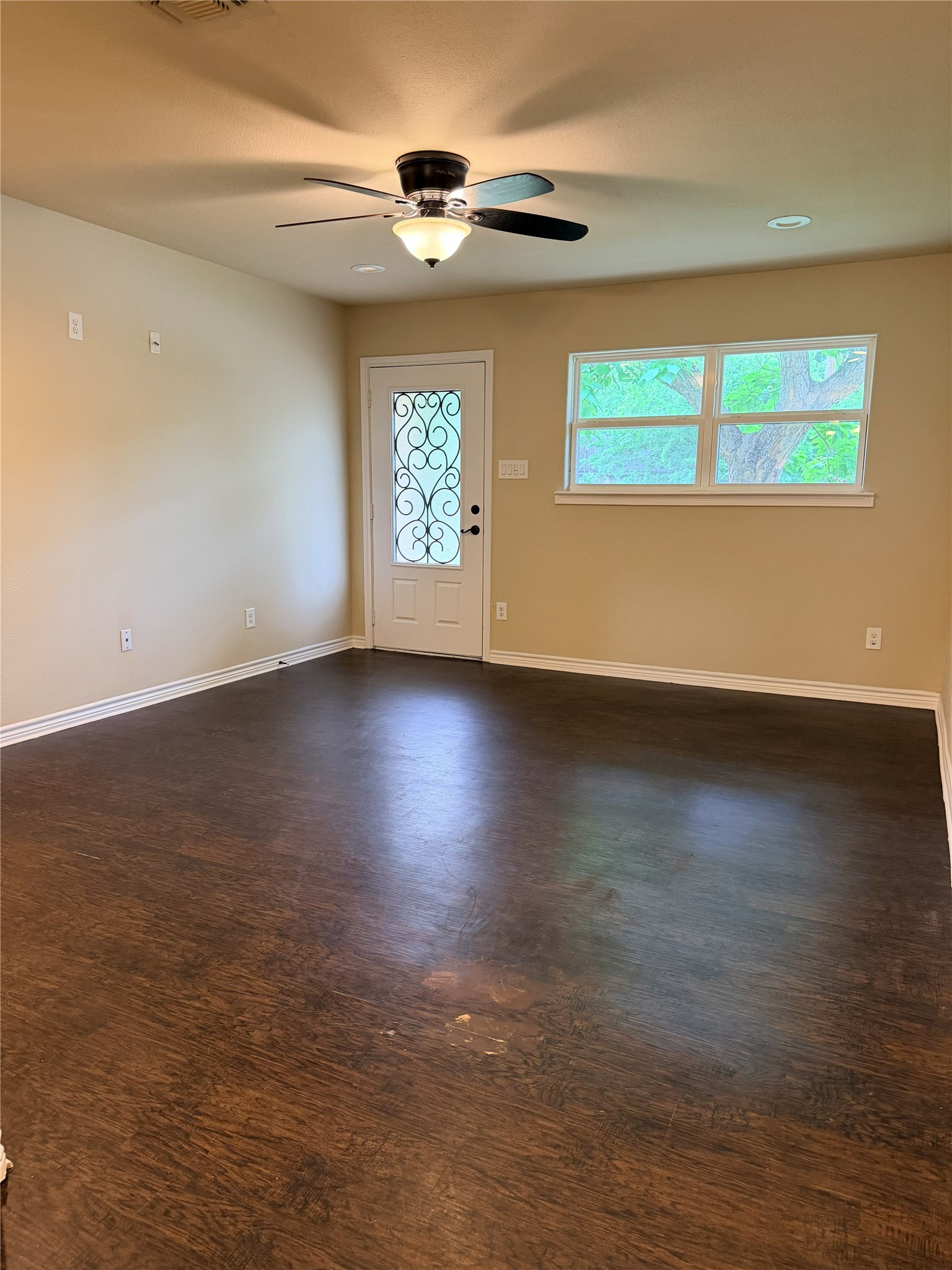 542 W Wilson Street Cleburne TX 76033