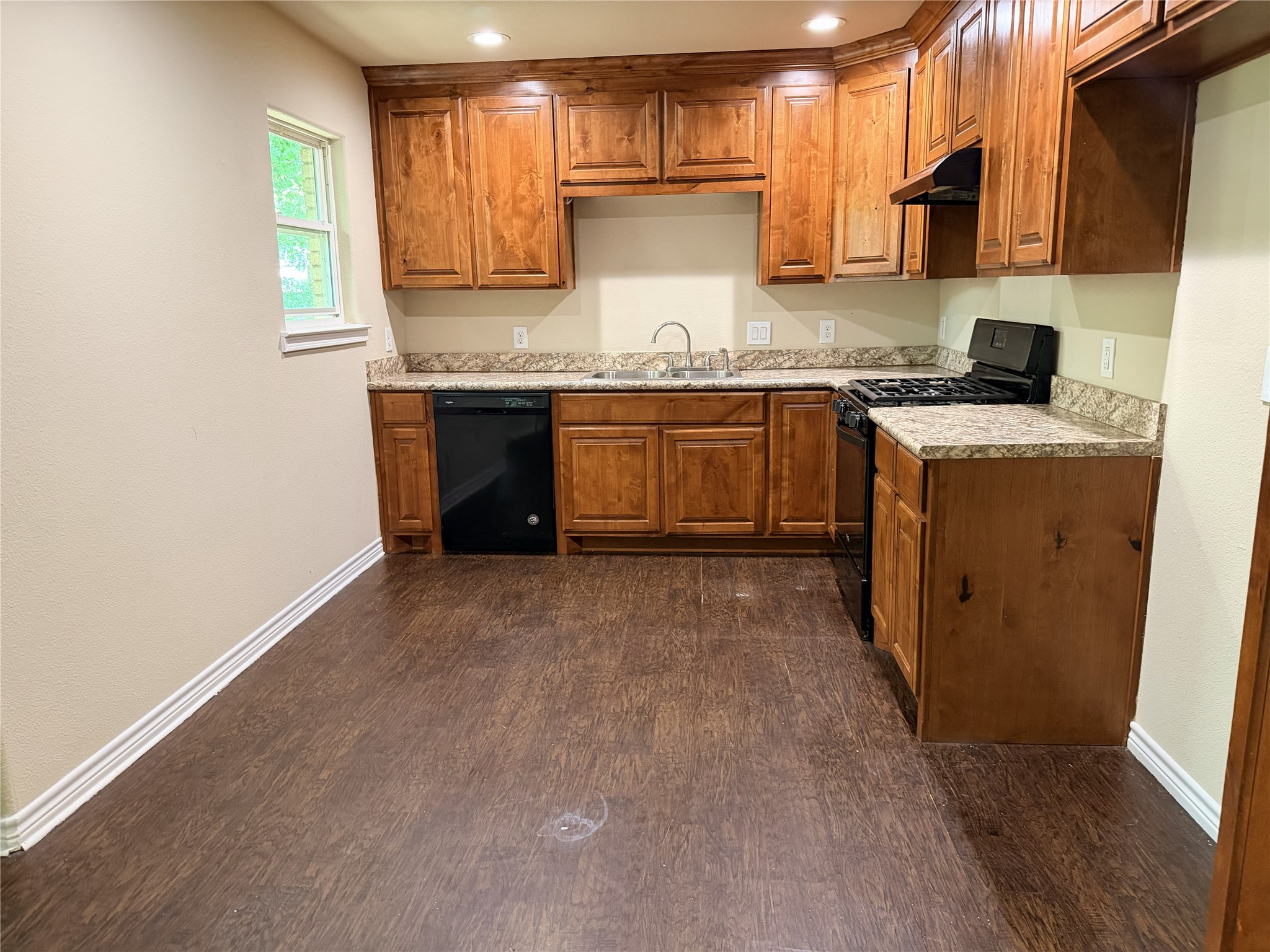 542 W Wilson Street Cleburne TX 76033