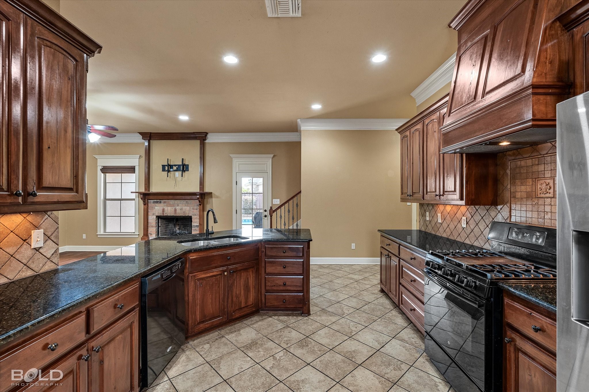 305 Tottenham Court Bossier City LA 71111