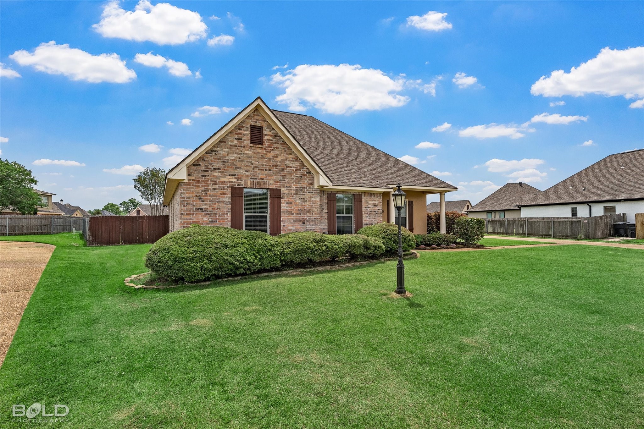 305 Tottenham Court Bossier City LA 71111