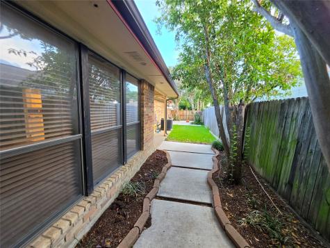 3038 Modella Avenue Dallas TX 75229