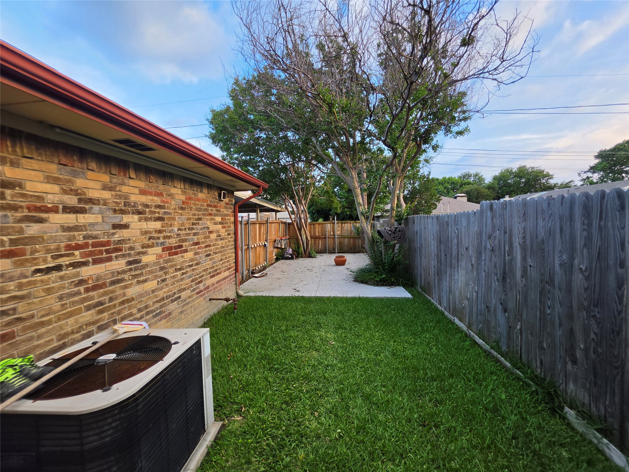 3038 Modella Avenue Dallas TX 75229