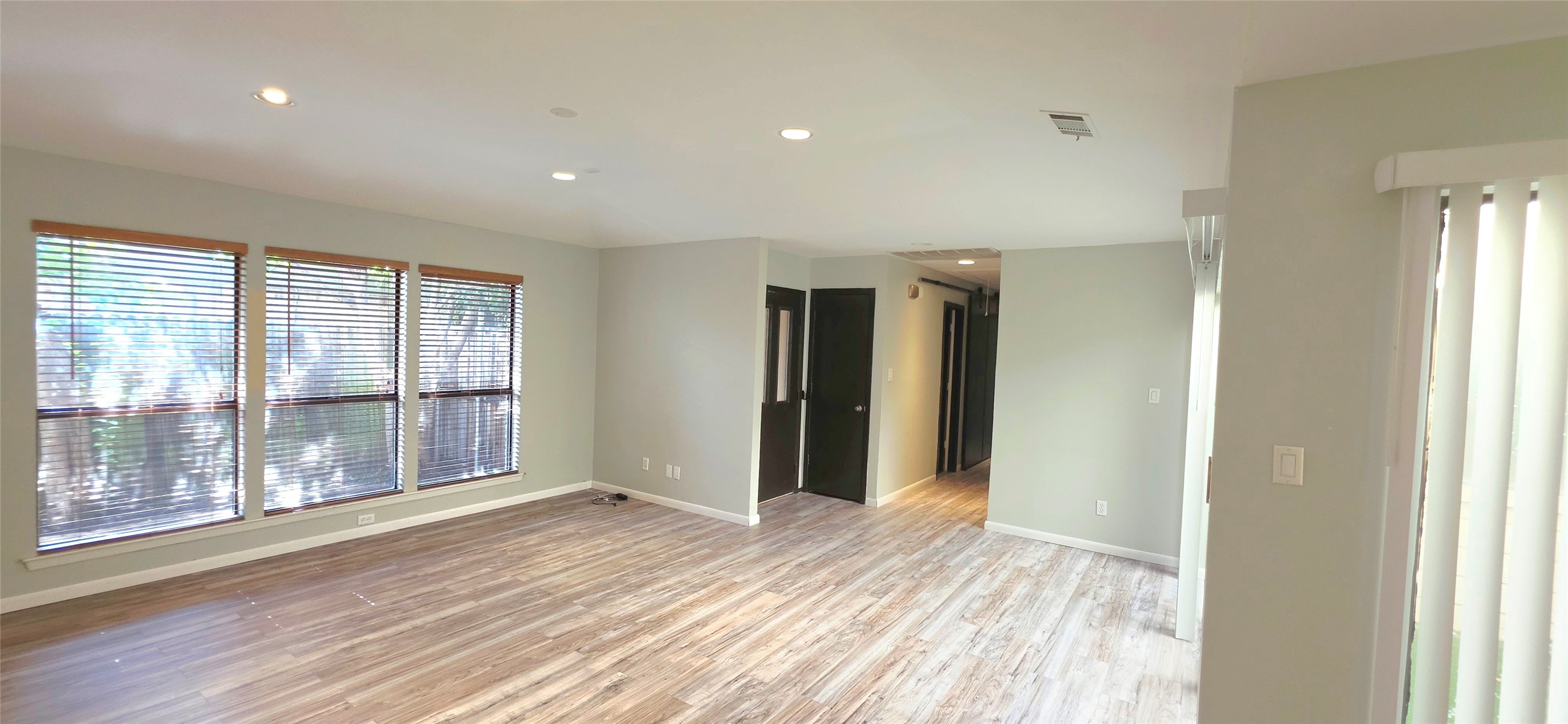 3038 Modella Avenue Dallas TX 75229