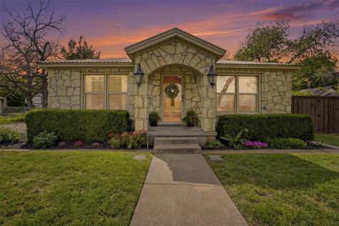 309 N Travis Street Granbury TX 76048