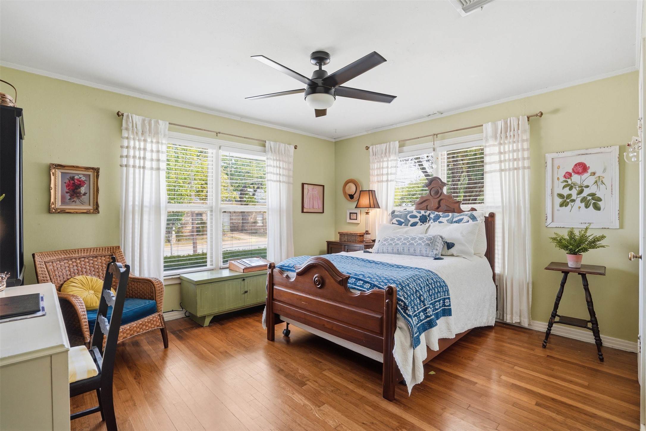 309 N Travis Street Granbury TX 76048
