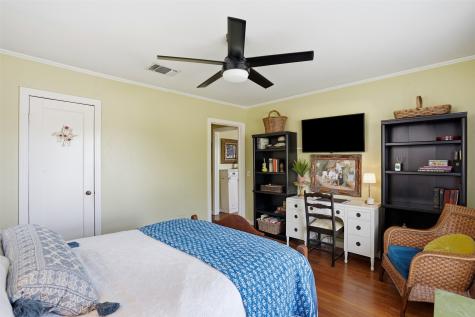 309 N Travis Street Granbury TX 76048