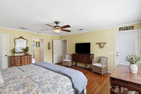 309 N Travis Street Granbury TX 76048