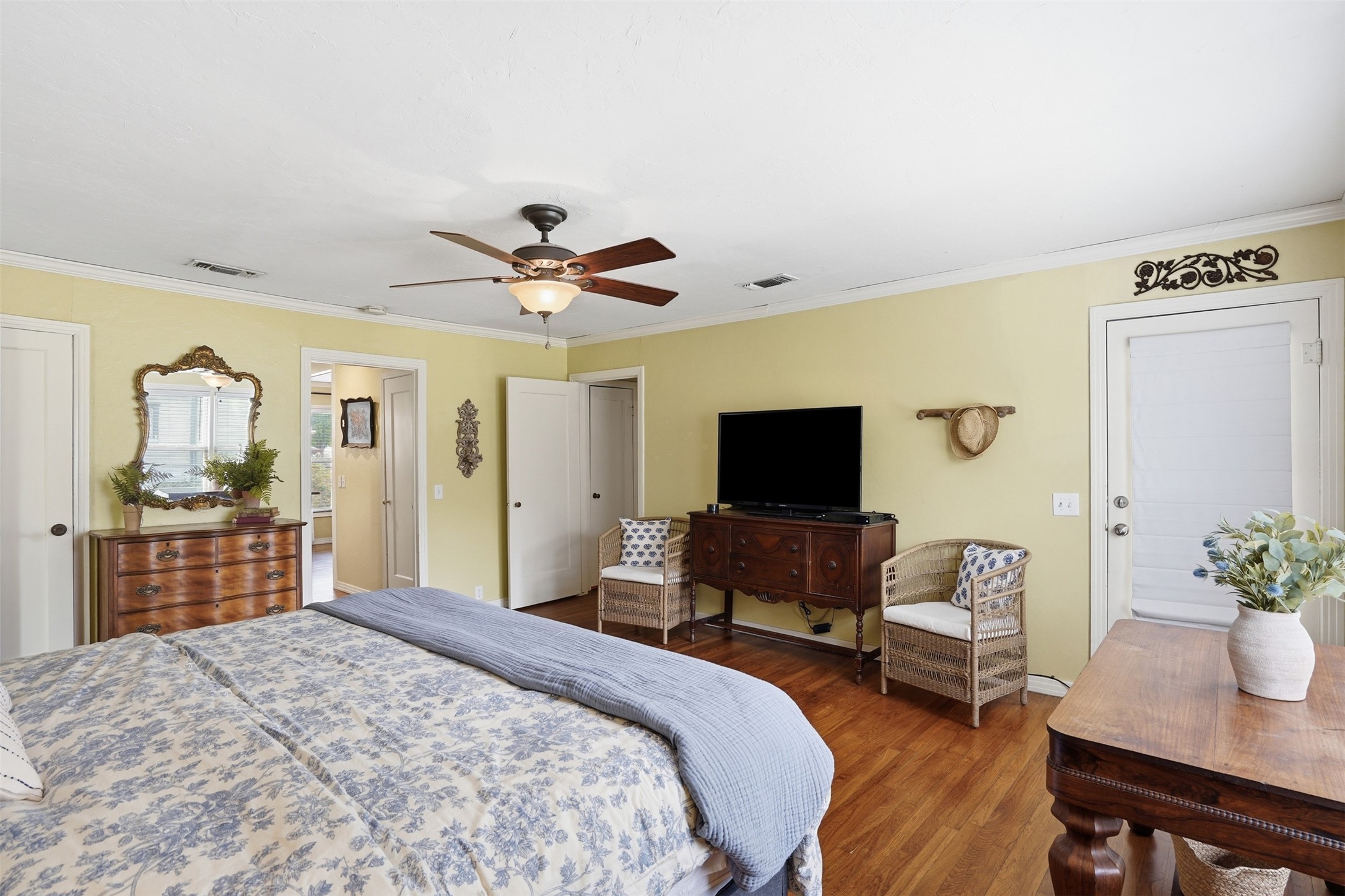 309 N Travis Street Granbury TX 76048