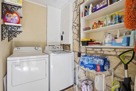 309 N Travis Street Granbury TX 76048
