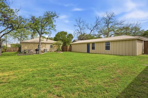 309 N Travis Street Granbury TX 76048