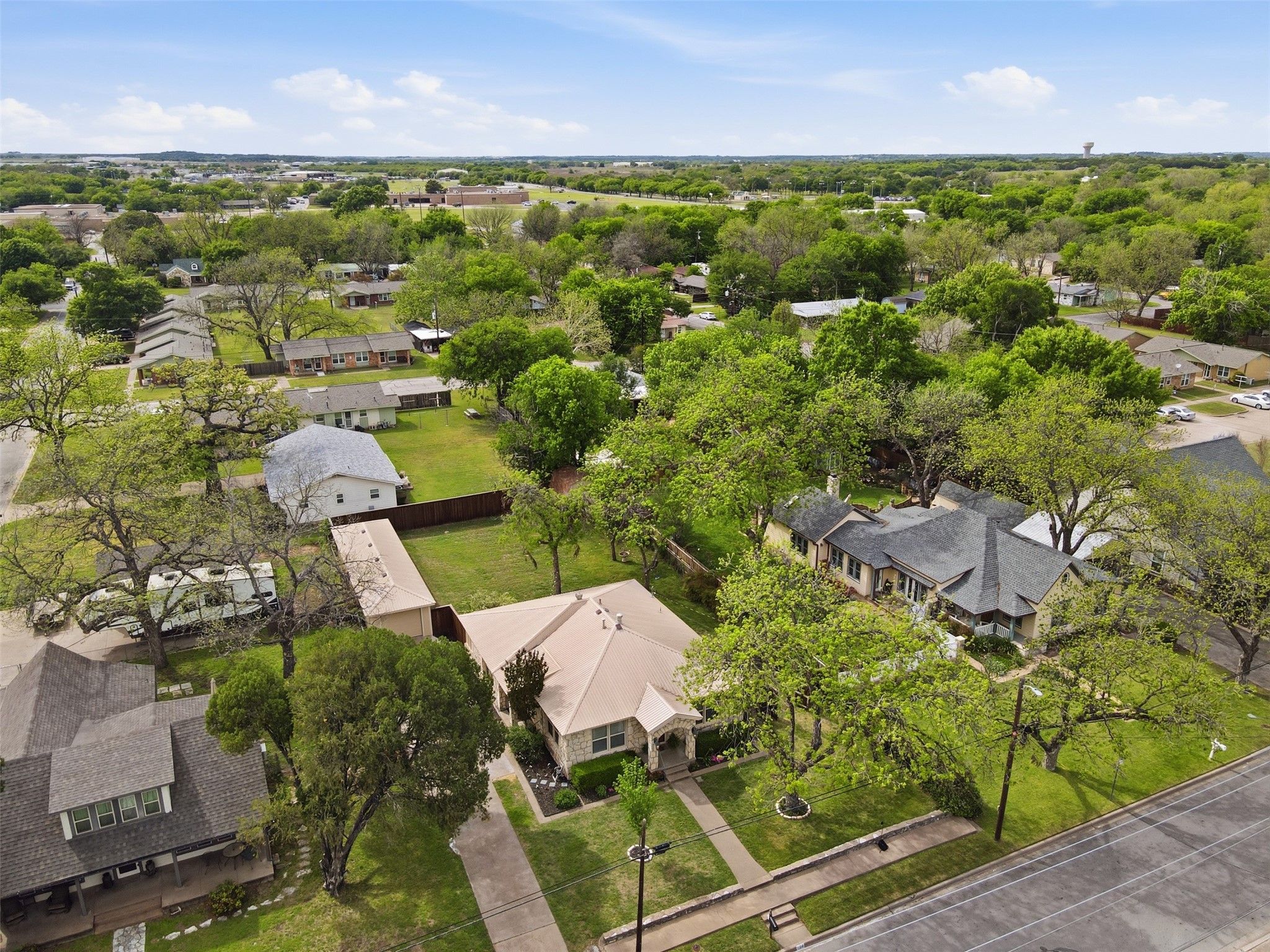 309 N Travis Street Granbury TX 76048