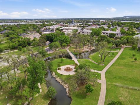 309 N Travis Street Granbury TX 76048