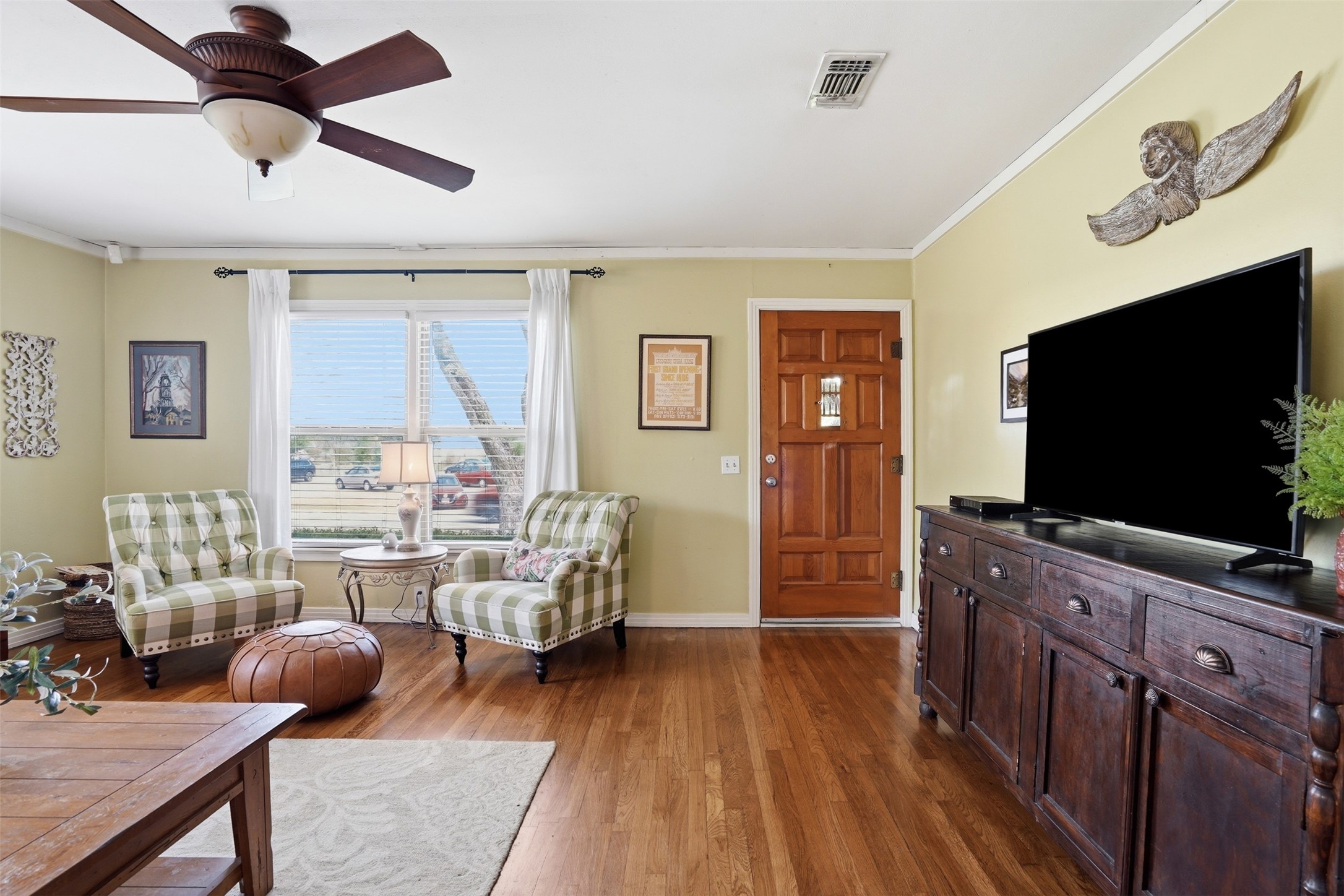 309 N Travis Street Granbury TX 76048