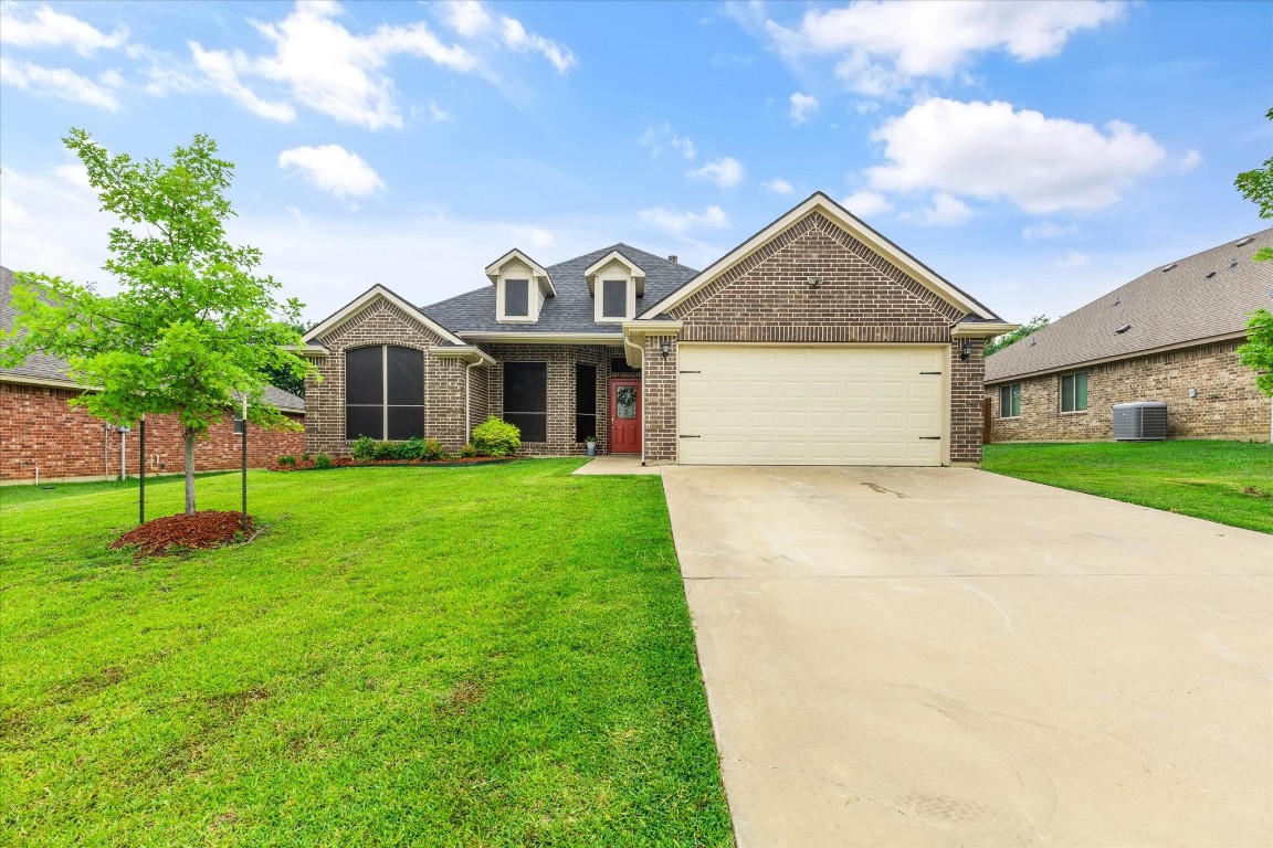 711 Brandt Street Grandview TX 76050