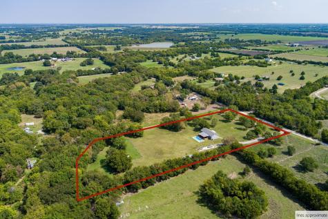 1714 County Road 5035 Leonard TX 75452