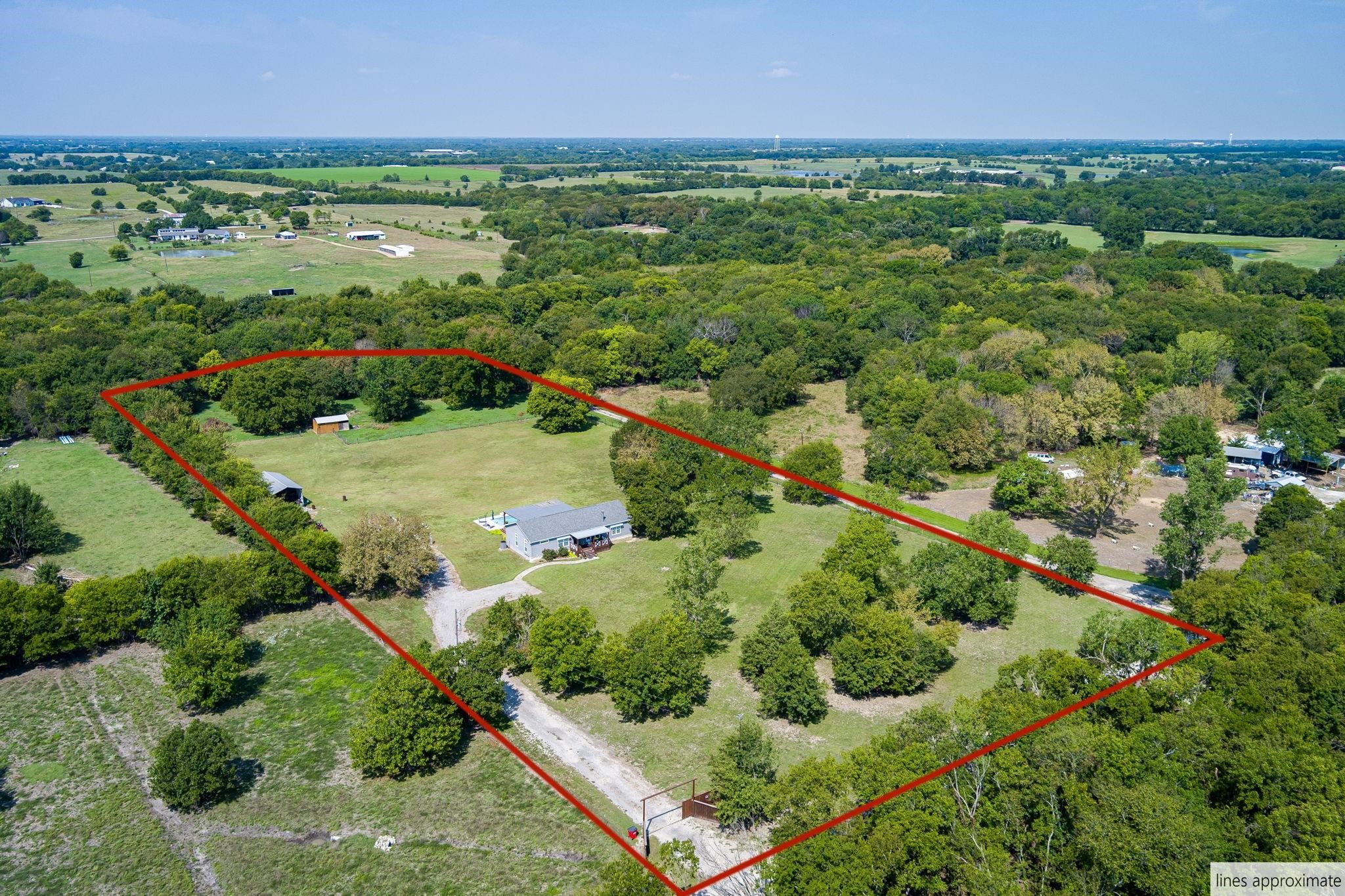 1714 County Road 5035 Leonard TX 75452