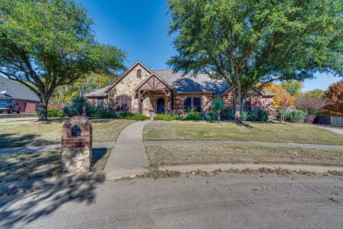 619 Clinton Street Ovilla TX 75154