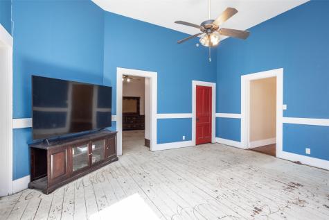 1015 N Dixon Street Gainesville TX 76240