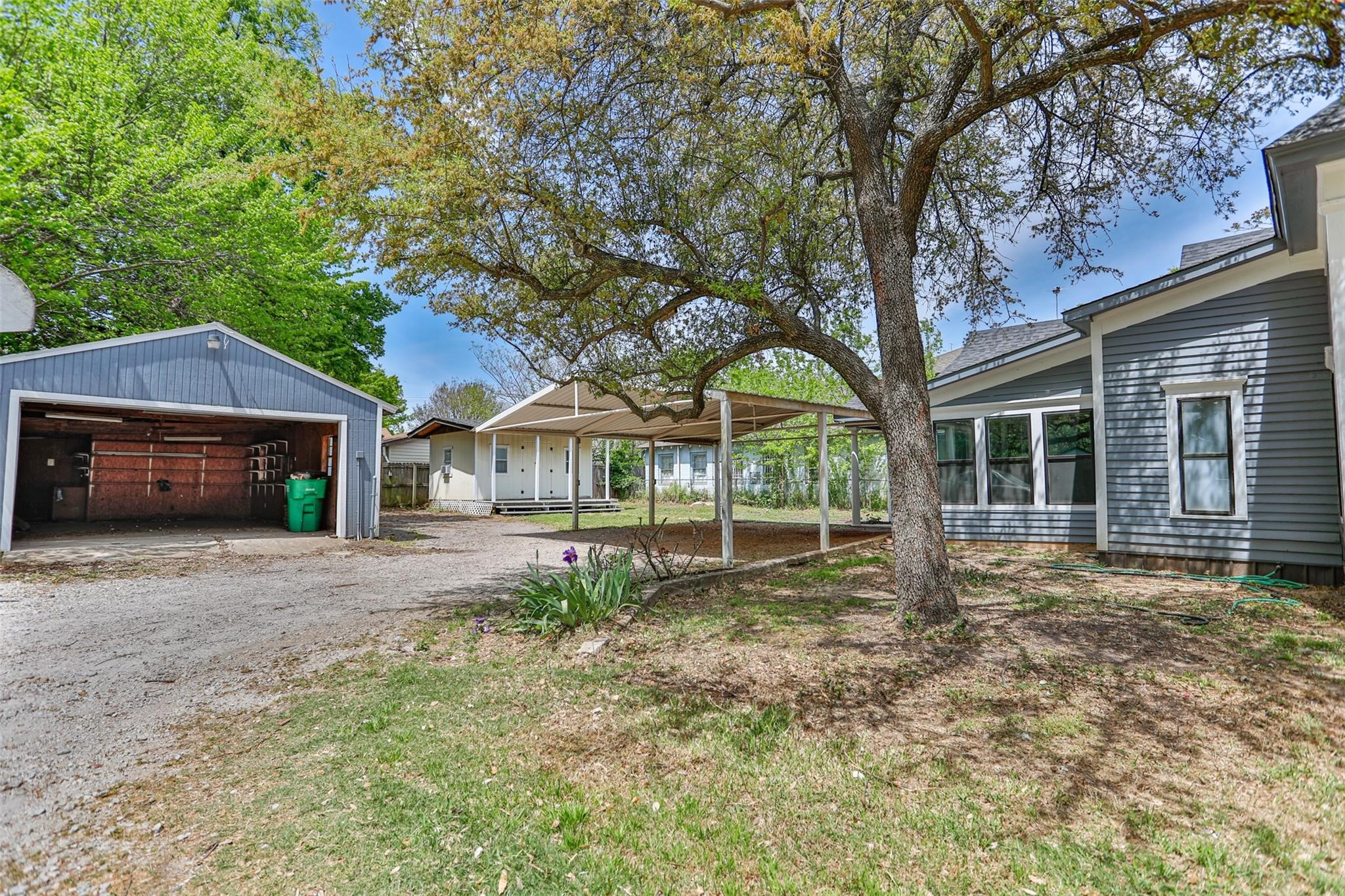 1015 N Dixon Street Gainesville TX 76240