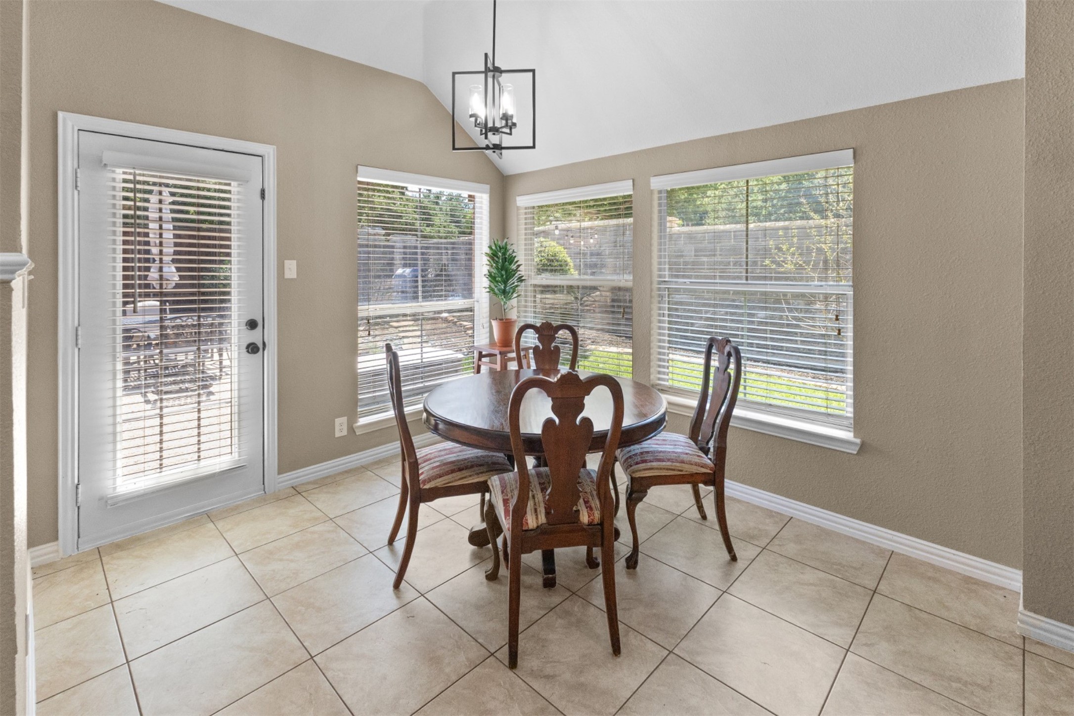 6315 Fannin Drive Arlington TX 76001