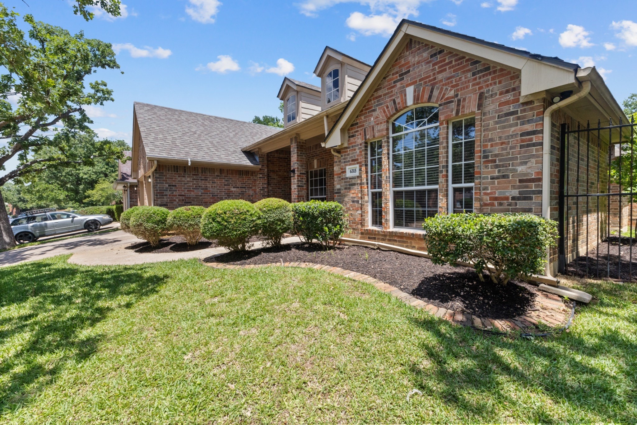 6315 Fannin Drive Arlington TX 76001