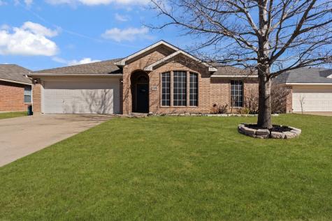 1008 Rachel Street Burleson TX 76028