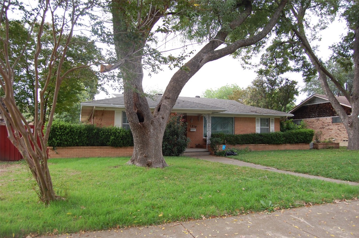 1810 Meadow Valley Lane Dallas TX 75232