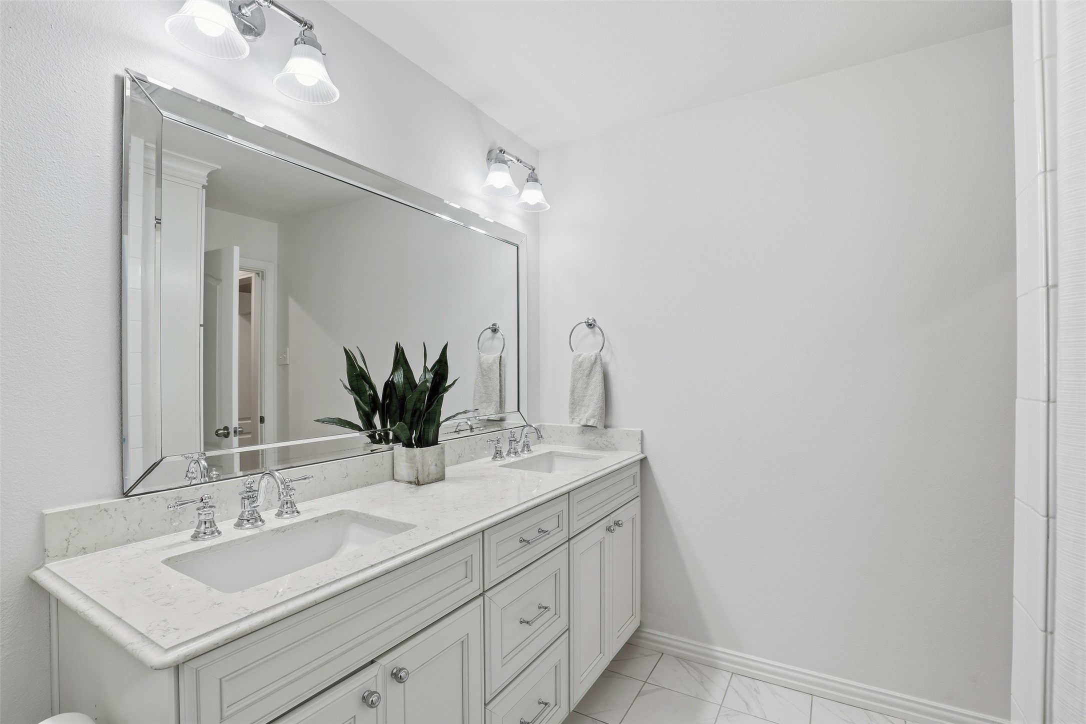 12121 Lochwood Boulevard Dallas TX 75218