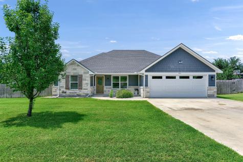 566 W Hughes Street Collinsville TX 76233
