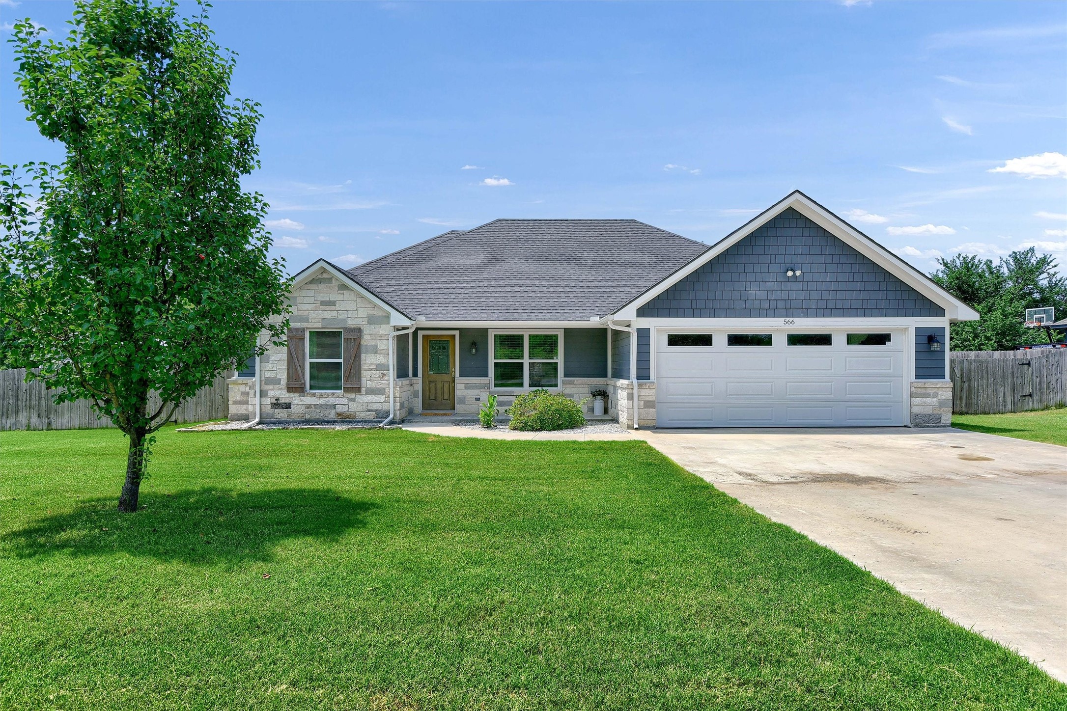 566 W Hughes Street Collinsville TX 76233