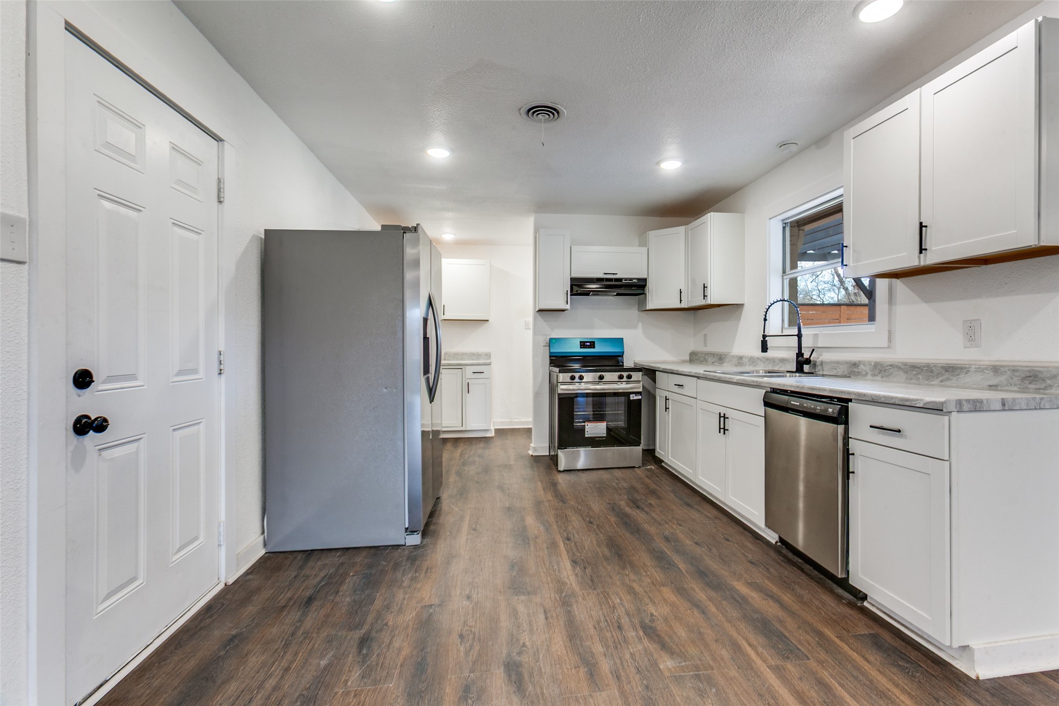 602 Lawson Drive Garland TX 75042